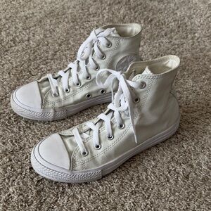 Converse Chuck Taylor All Star Converse high top girls shoes sneakers size 2